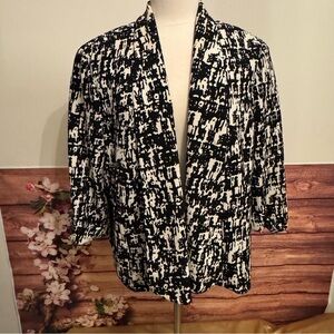Kasper Black and White Abstract Open-Front Blazer